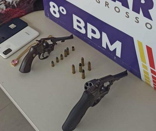 Homem é preso e adolescente apreendido pela PM após roubo à residência em Alta Floresta