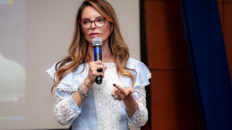 Virginia quer ouvir “voz do povo” antes de definir candidatura