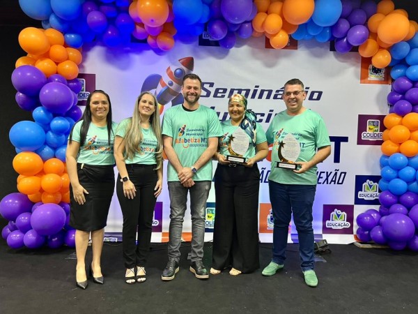 Gestão municipal de Colíder celebra com profissionais da Educação a premiação do Alfabetiza MT