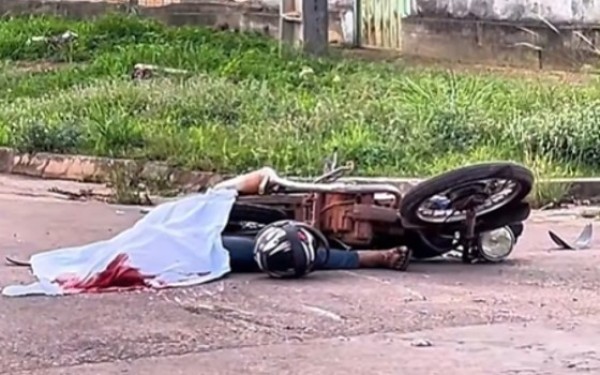 Moto invade preferencial, bate em caminhão e mata homem em Guarantã do Norte