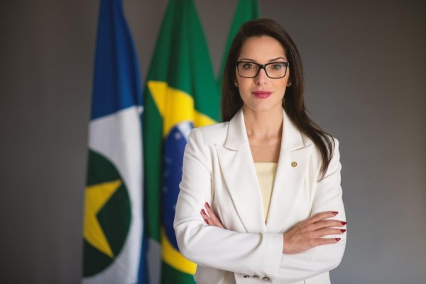 Bancadas estadual e federal do MDB isolam Janaina Riva