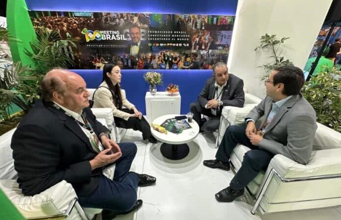 Governo de MT se reúne com empresas aéreas na Argentina e discute rota internacional