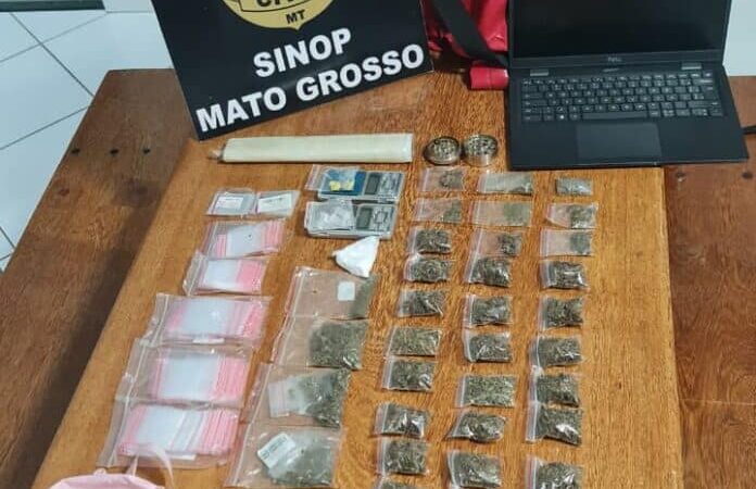 Polícia fecha ponto de tráfico e apreende drogas, eletrônicos e moto em Sinop