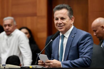 Após pressão da AL, Mauro Mendes promete revisar LOA e garantir pagamento de emendas