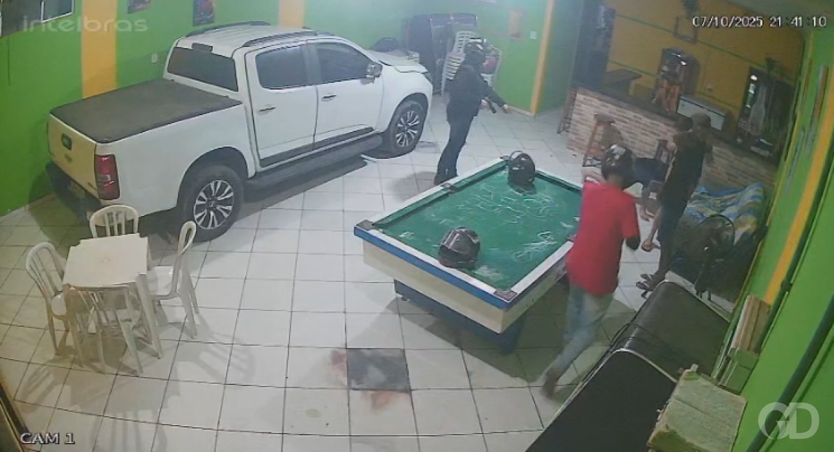 Vídeo – Jovens de 23 e 16 anos são assassinados em bar de MT