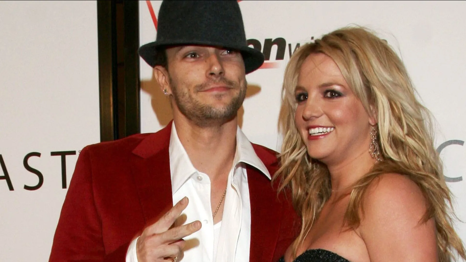 Britney Spears vigiava filhos dormindo com uma faca, diz ex-marido