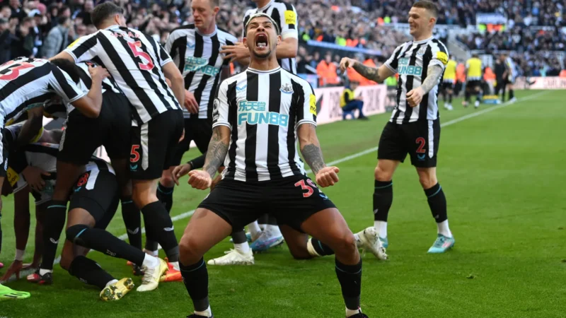 Convocado, John é banco em Newcastle x Nottingham; Bruno Guimarães brilha