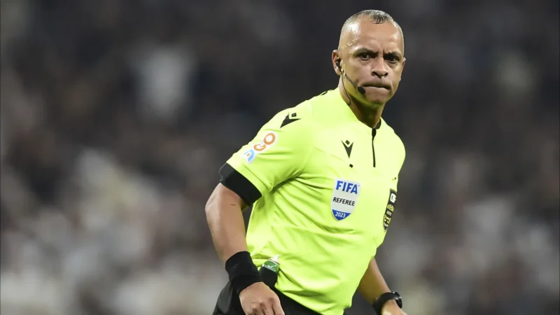 CBF escolhe medalhão para apitar Flamengo x Palmeiras após polêmicas