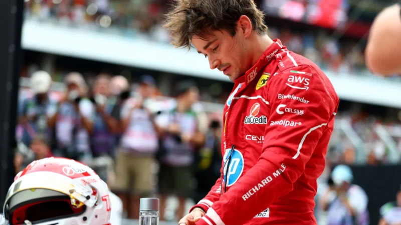 Leclerc lidera treino no México com duelos diretos por vaga na F1 em 2026