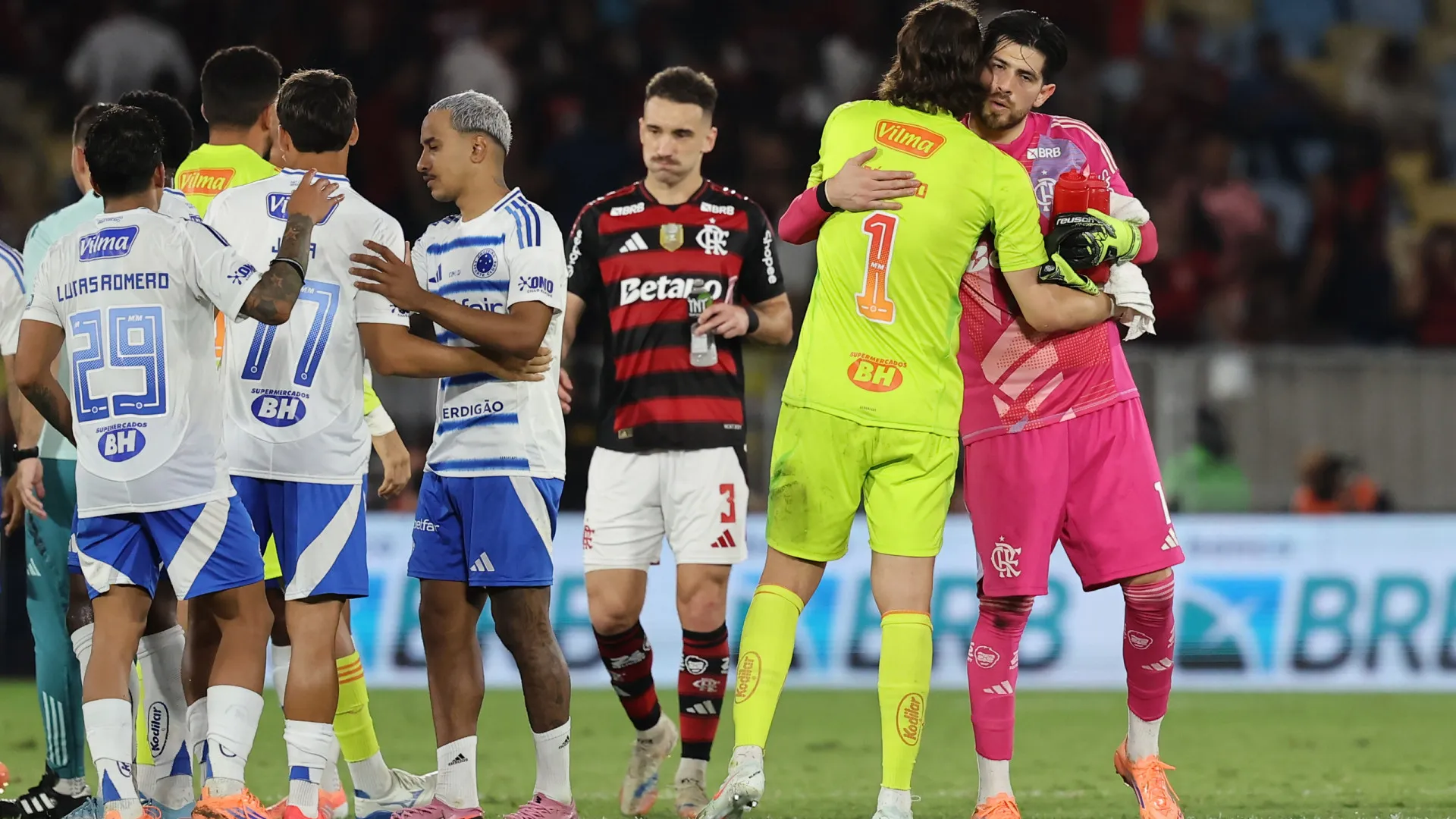 Flamengo e Cruzeiro empatam no reencontro de Gabigol