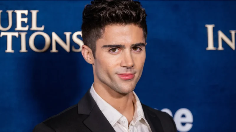 Max Ehrich, ex-noivo de Demi Lovato, é preso na Flórida por agressão