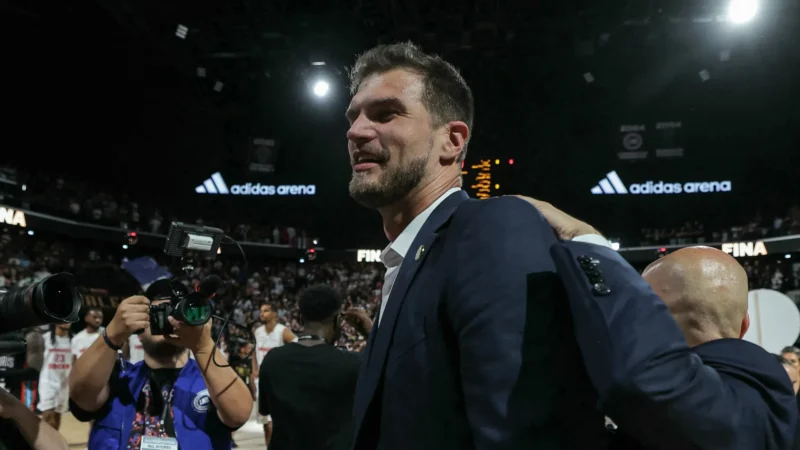 Após prisão de Billups, Splitter se torna primeiro brasileiro técnico da NBA