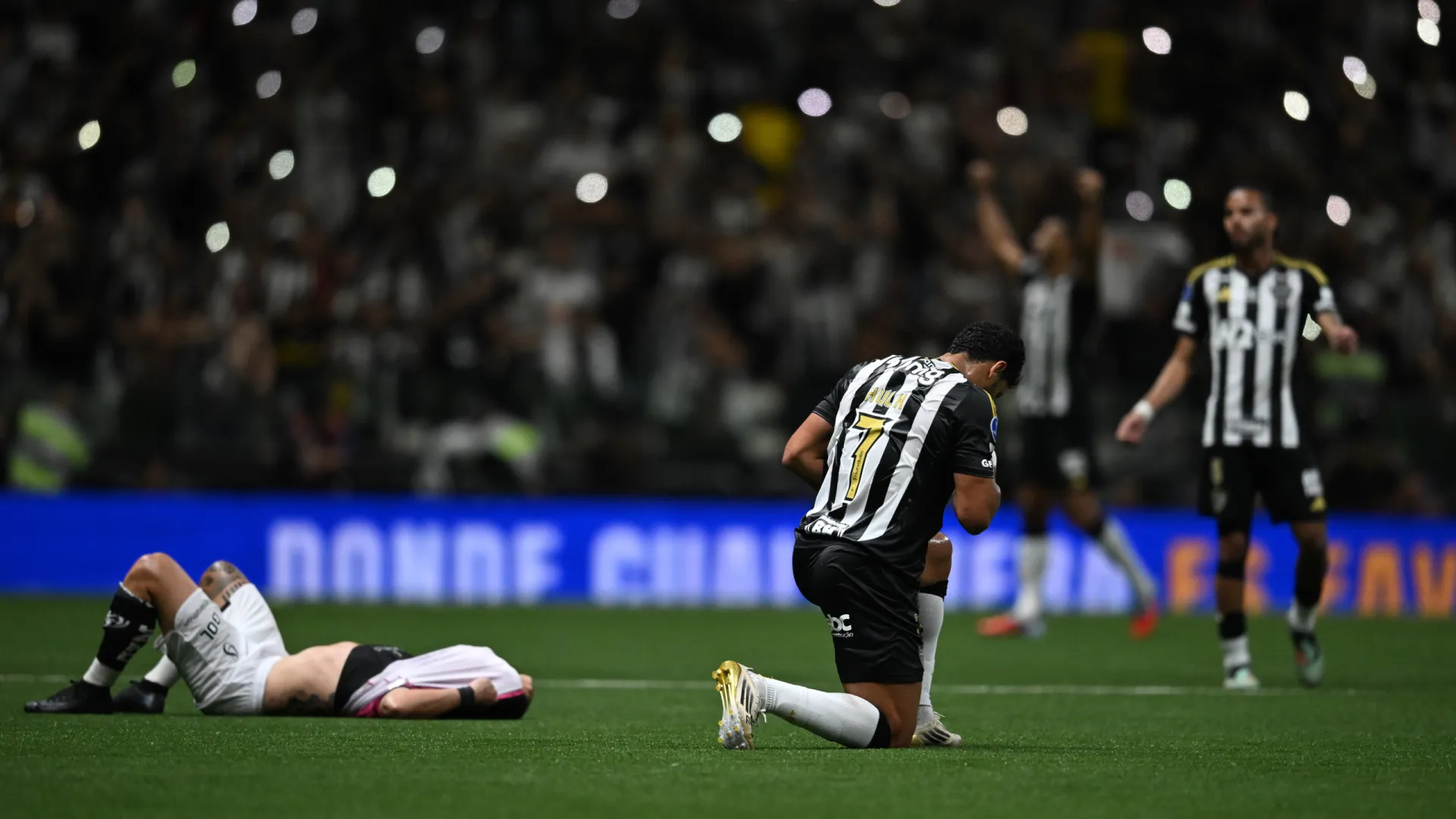 Hulk quebra jejum, Atlético vence Del Valle e vai à final da Sul-Americana