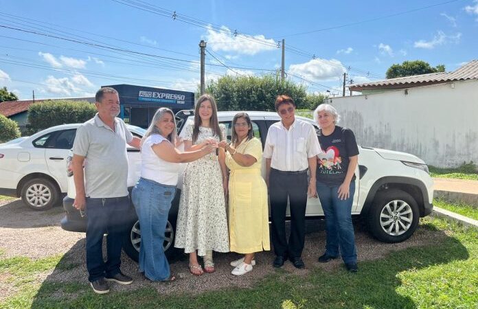 Prefeitura de Colíder entrega de veículo ao Conselho Tutelar com participação da secretária de Assistência Social