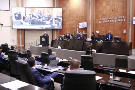 STF suspende julgamento de emendas positivas de Mato Grosso