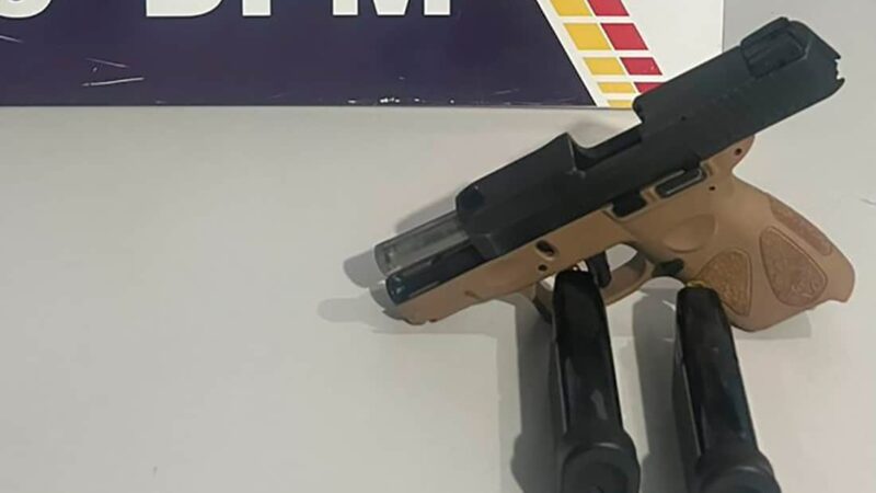 Motoristas são presos em flagrante “apostando corrida” em Nova Mutum; arma apreendida