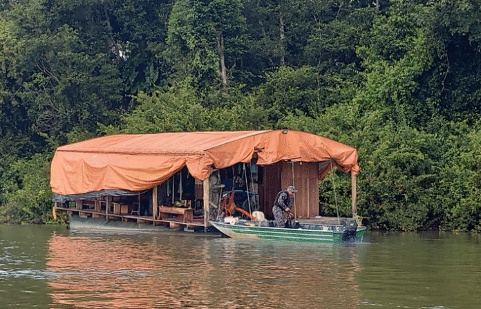 Polícia desativa garimpo ilegal no rio Teles Pires em Alta Floresta; 4 presos