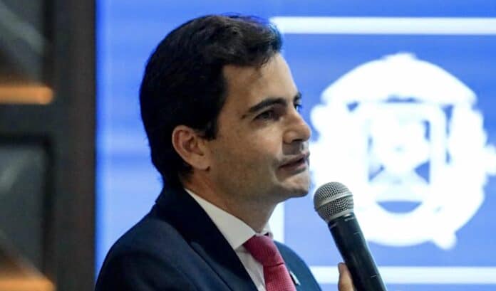 Secretário da Casa Civil defende união da direita para vencer PT e minimiza criticas entre Eduardo e Mauro