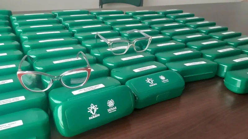 Sindicato Rural de Guarantã do Norte e Senar entregam óculos de grau a pacientes atendidos no Mutirão Rural