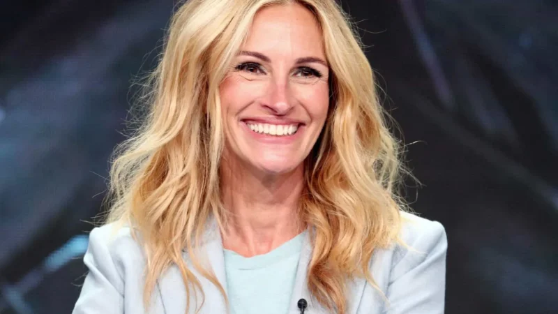 Julia Roberts ‘pede ajuda’ para Pitt e Clooney após fracasso de bilheteria