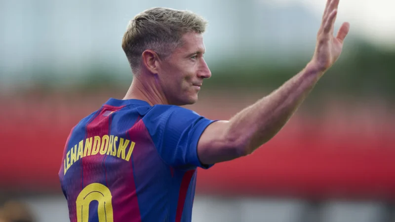 Barcelona já planeja sucessor de Lewandowski e tem quatro nomes em pauta