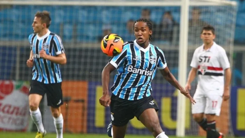 Lembra dele? Ex-Grêmio e Vasco interrompe carreira aos 31 anos