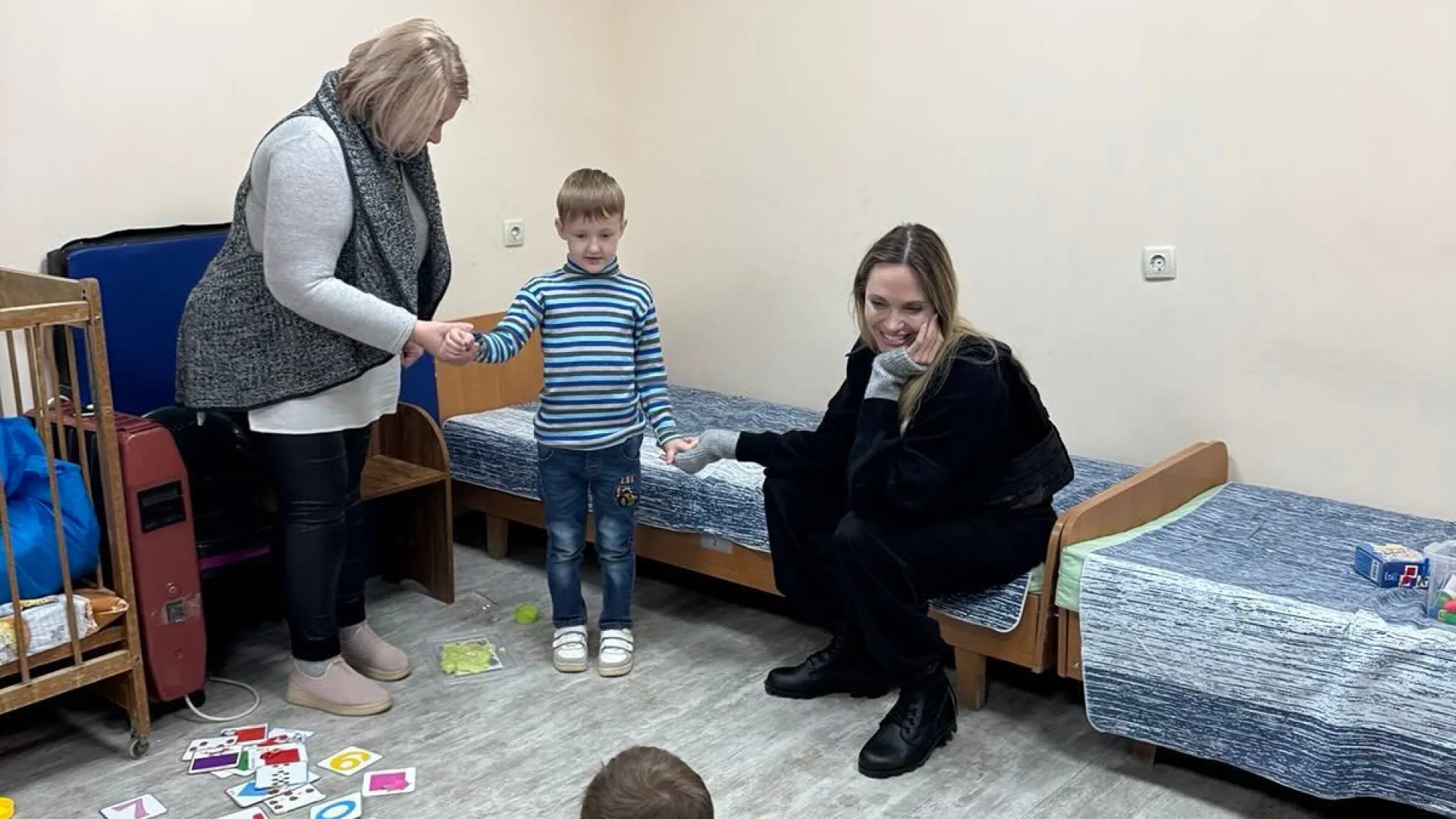 Angelina Jolie na Ucrânia: “A ameaça dos drones era constante”