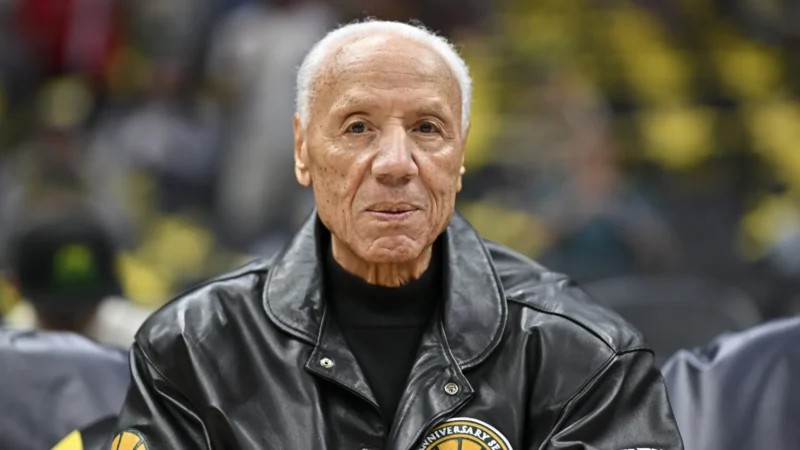 Lenda da NBA e Hall da Fama como jogador e treinador, Lenny Wilkens morre aos 88 anos