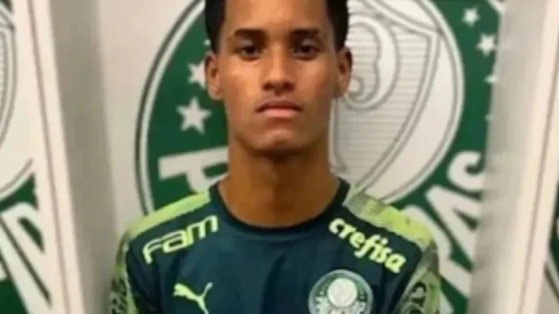 Jogador de futebol, ex-Palmeiras, é assassinado a tiros aos 19 anos