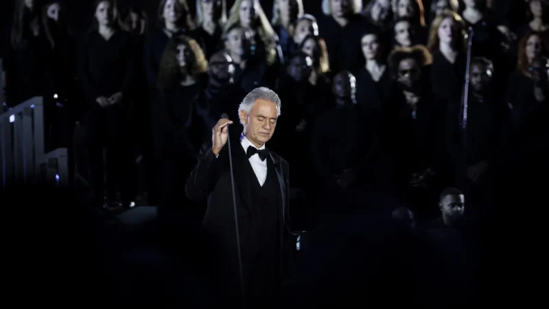 Aqui nunca me senti estrangeiro, e carinho dá sensação de estar entre amigos, diz Andrea Bocelli sobre Brasil