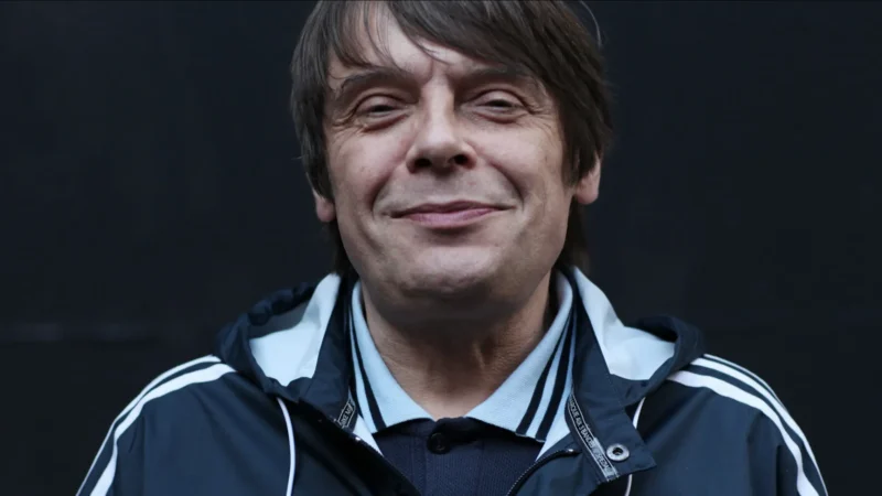 Morre Mani Mounfield, ex-baixista do Stone Roses e Primal Scream aos 63