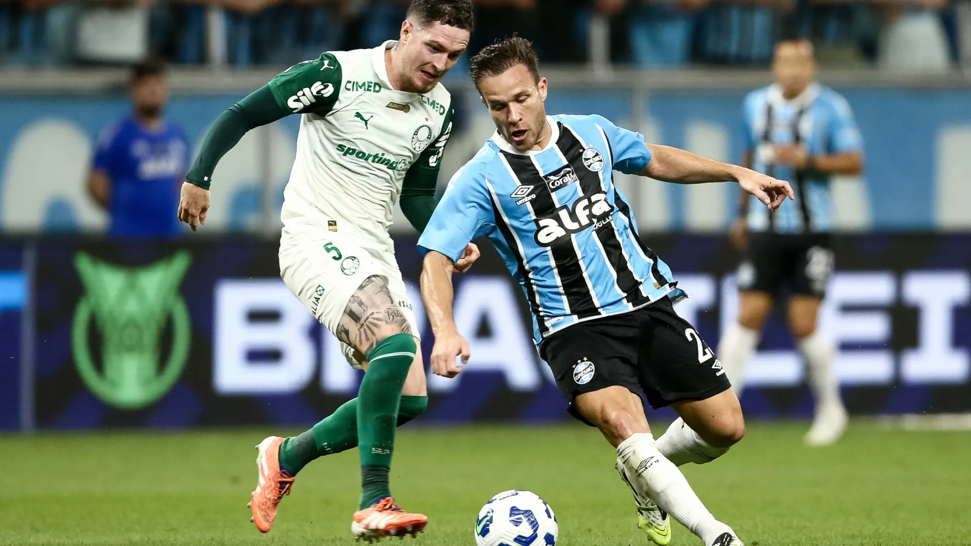 Palmeiras toma a virada, perde para Grêmio e título fica quase impossível