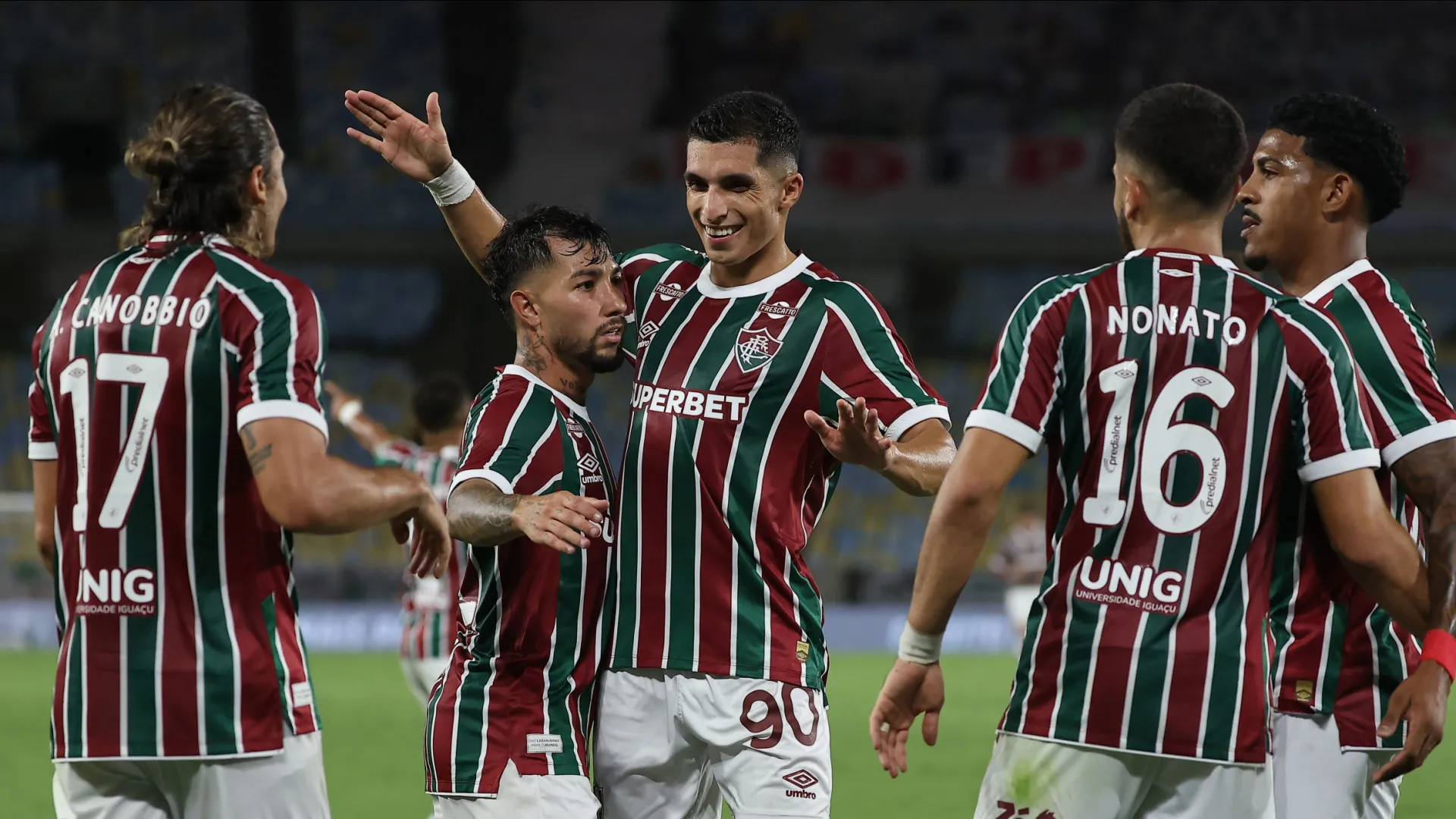 Fluminense goleia, se garante e acaba com sonho do São Paulo de ficar no G7
