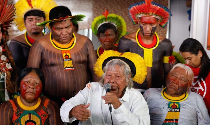 Cacique mato-grossense cobra Lula por autorizar exploração de petróleo na Amazônia