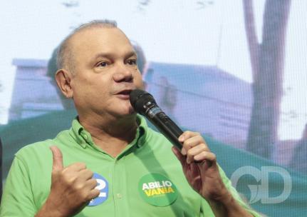 Senador pressiona STF por decisão rápida de prisão domiciliar humanitária