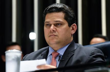 Alcolumbre pauta redução de penas do 8/1 apesar de pressão contra projeto