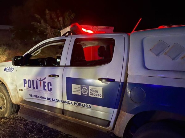 Nova Guarita: Passageiro morre e motorista foge após Hilux capotar