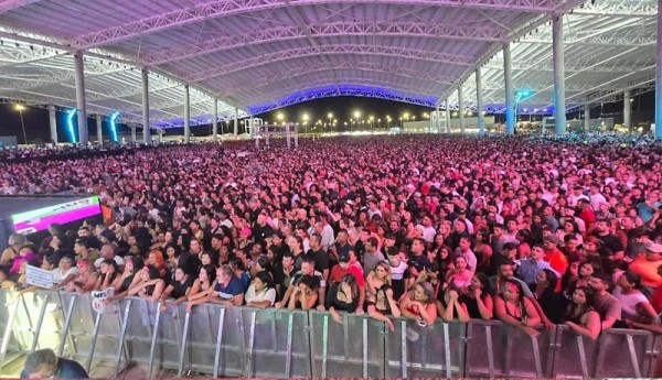 Gusttavo Lima lota Arena Show do Parque Novo Mato Grosso