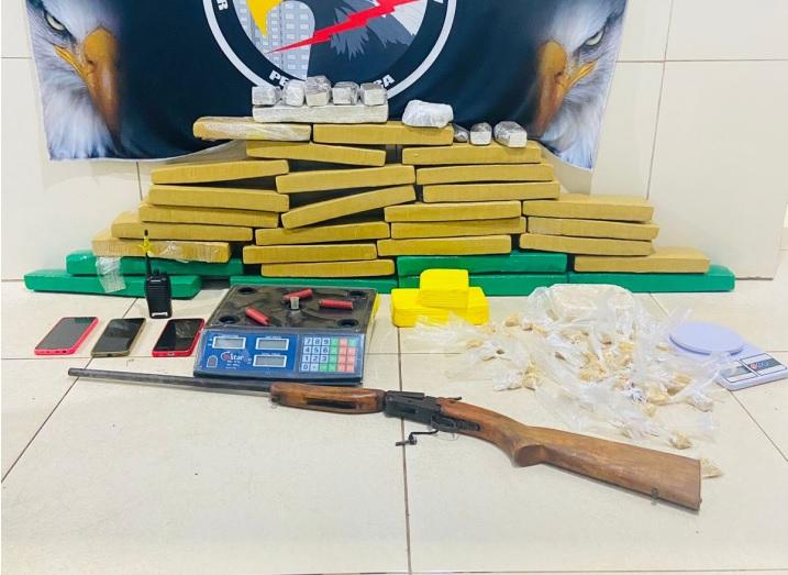 Força Tática apreende 36 quilos de entorpecentes e prende faccionados em zona rural de Vila Rica