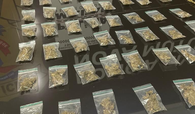 PM flagra adolescente pilotando moto em alta velocidade e apreende 60 porções de maconha