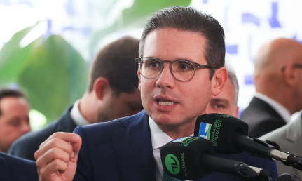 Motta defende debate ‘sem ideologia’ sobre fim da escala 6×1 em 2026