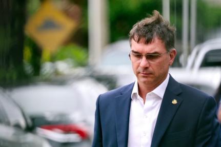 ‘Isso não vai se repetir’, afirma Flávio Bolsonaro sobre embate com Michelle