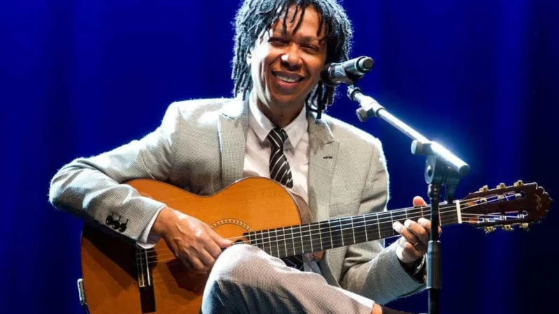 Djavan fará turnê pelo Brasil em 2026