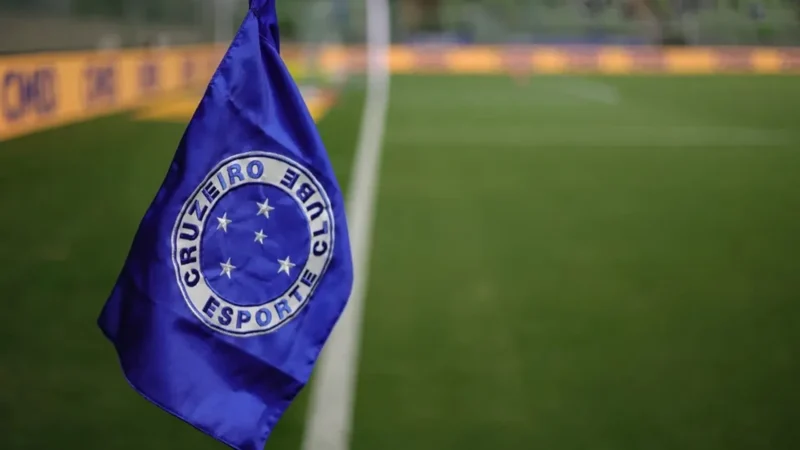 Cruzeiro anuncia diretor ex-Flamengo que desfez acordo com Corinthians