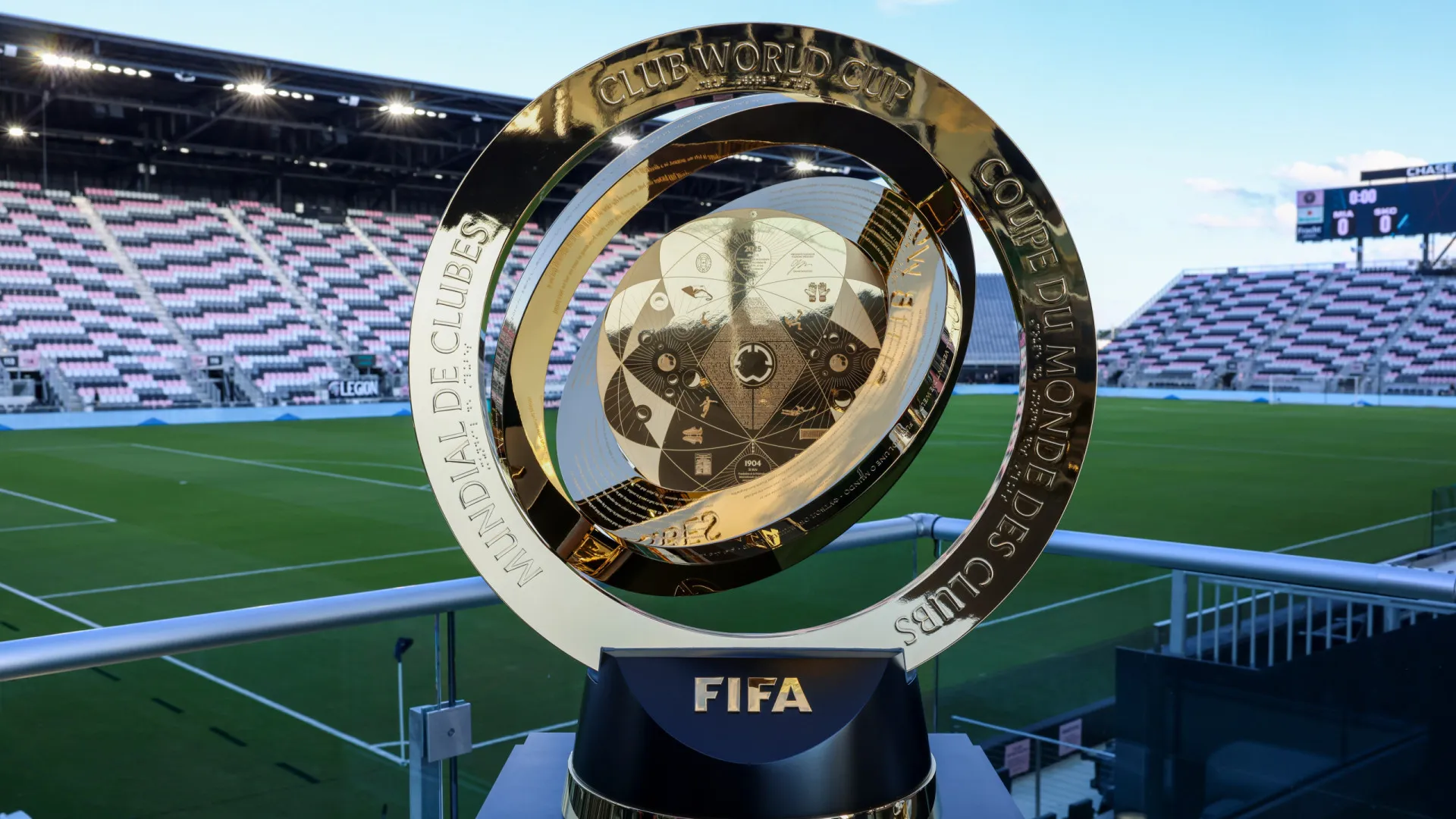 Fifa indica repressão a cera com ‘lesões fake’ e atuação do VAR ampliada