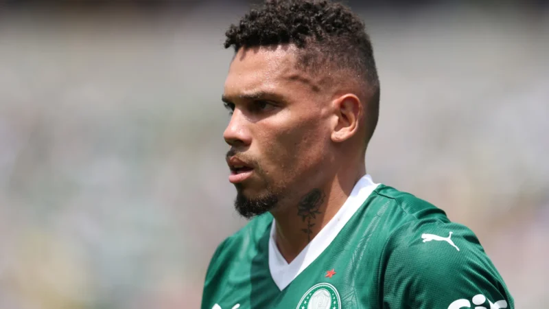Médico do Palmeiras diz que Paulinho é desfalque no início de 2026