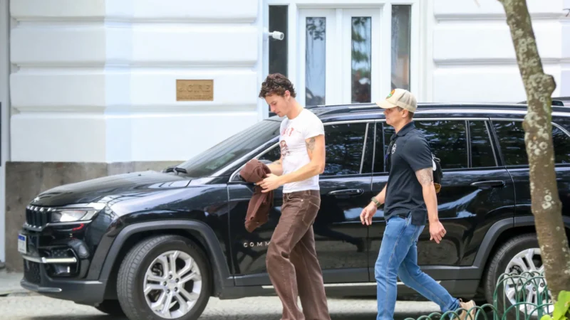 Shawn Mendes volta ao Rio de Janeiro um mês após temporada agitada no Brasil