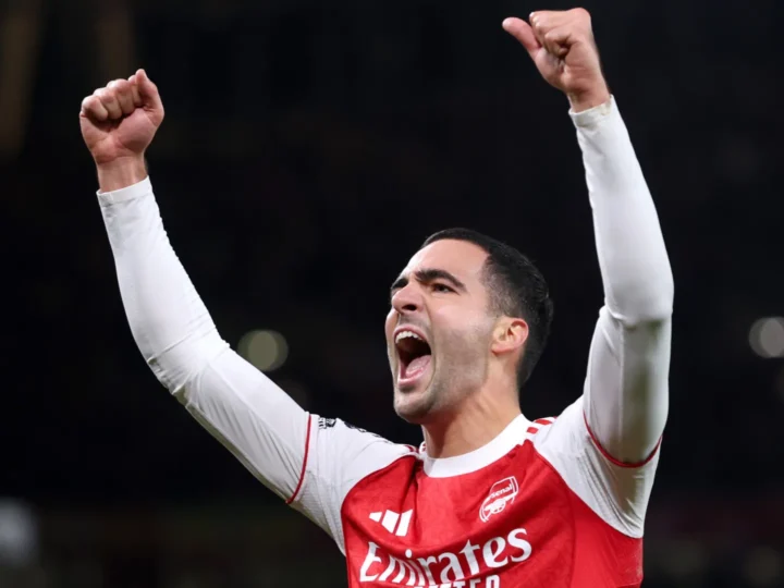 Arsenal bate Brentford e mantém vantagem sobre o City na ponta do Inglês