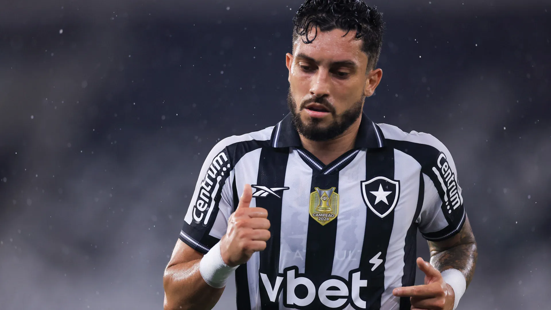 Cruzeiro toma gol no fim, empata com Botafogo e garante vice do Palmeiras