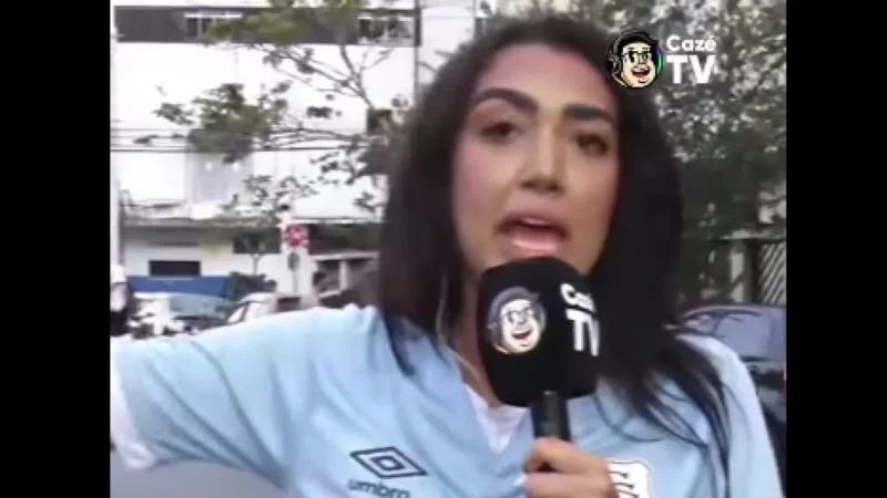 Repórter da Cazé TV sofre agressão em jogo do Santos